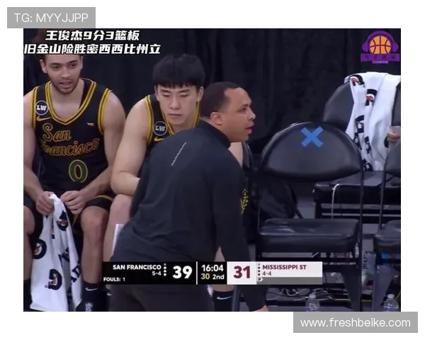 佩贾儿子在NCAA赛场展现高效表现16投11中斩获26分5篮板并送出5次失误